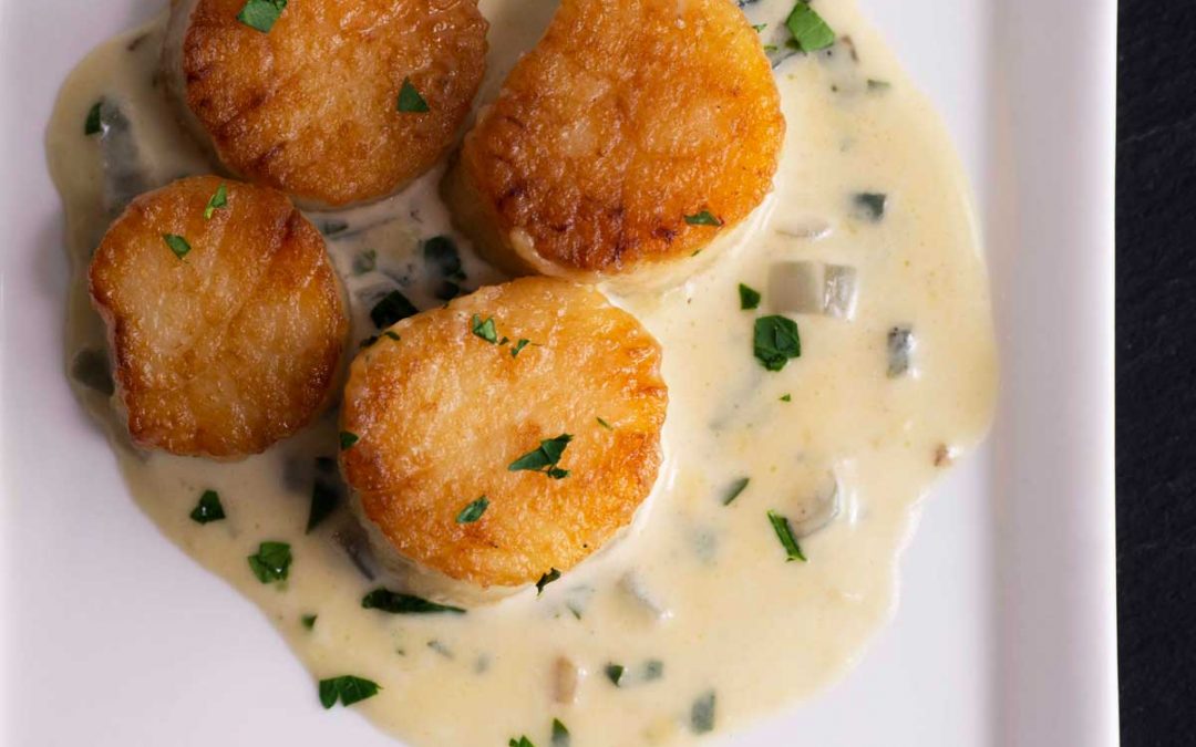 Scallops with White Wine Sauce
